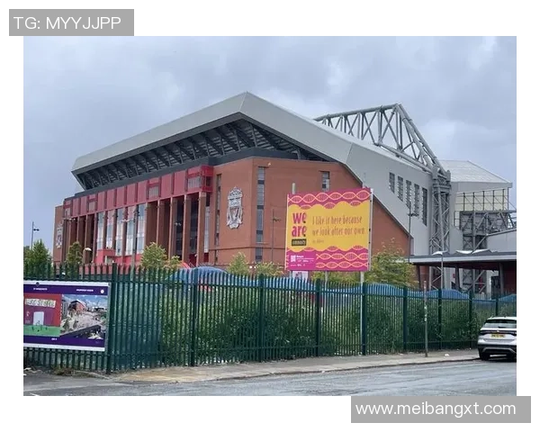 利物浦联名足球的魅力与文化传承探讨